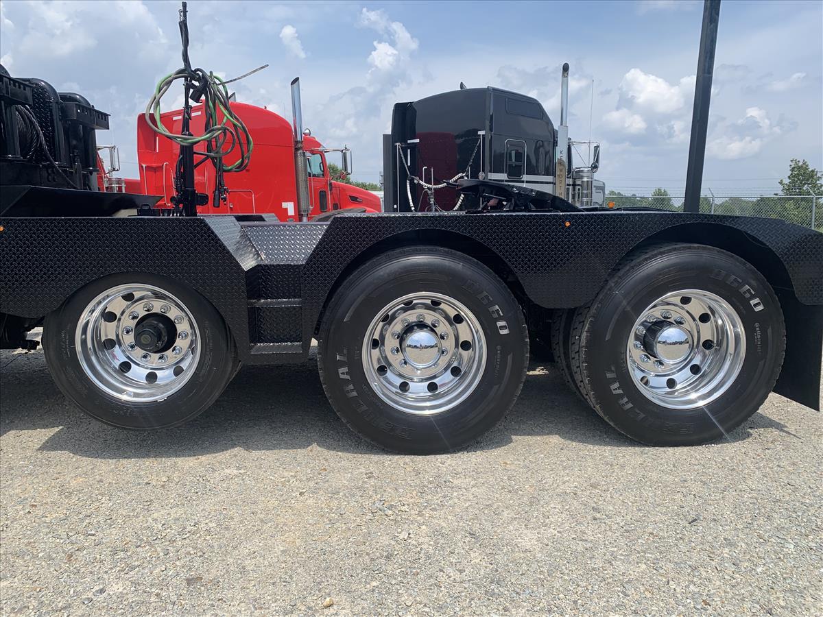 2014 Kenworth W900L Winch Truck