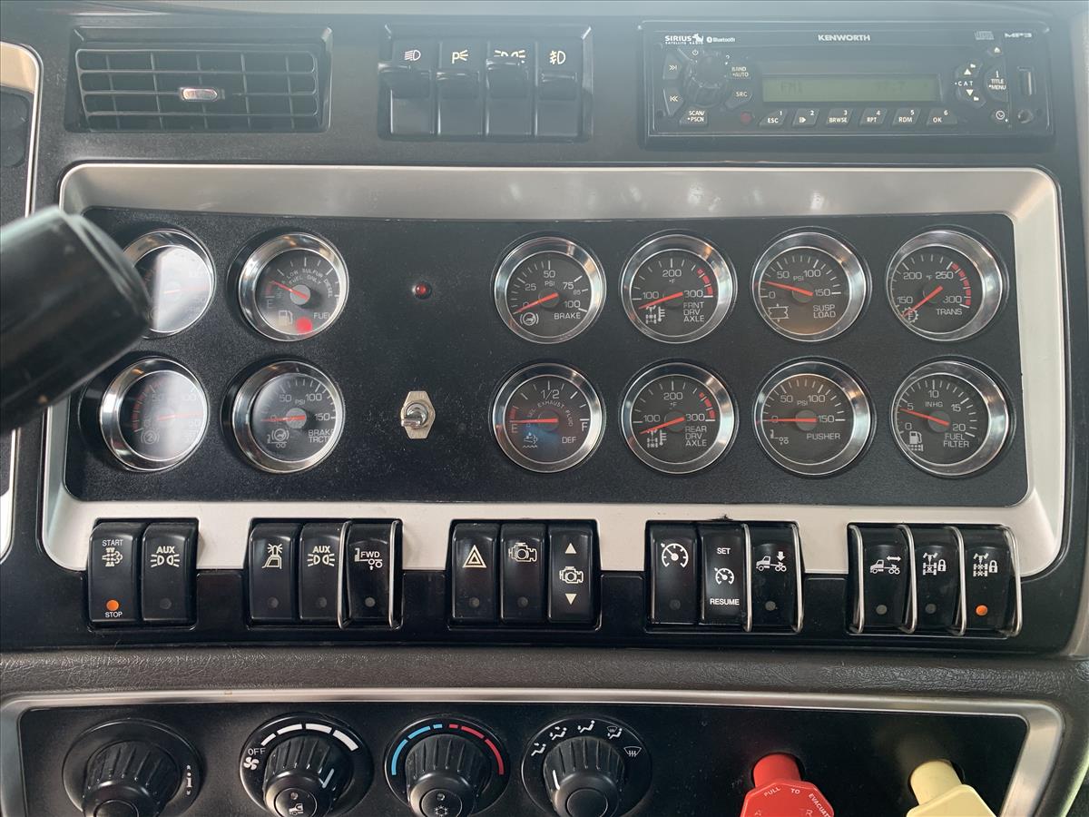 2014 Kenworth W900L Winch Truck