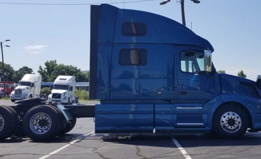 2017 Volvo VNL Sleeper