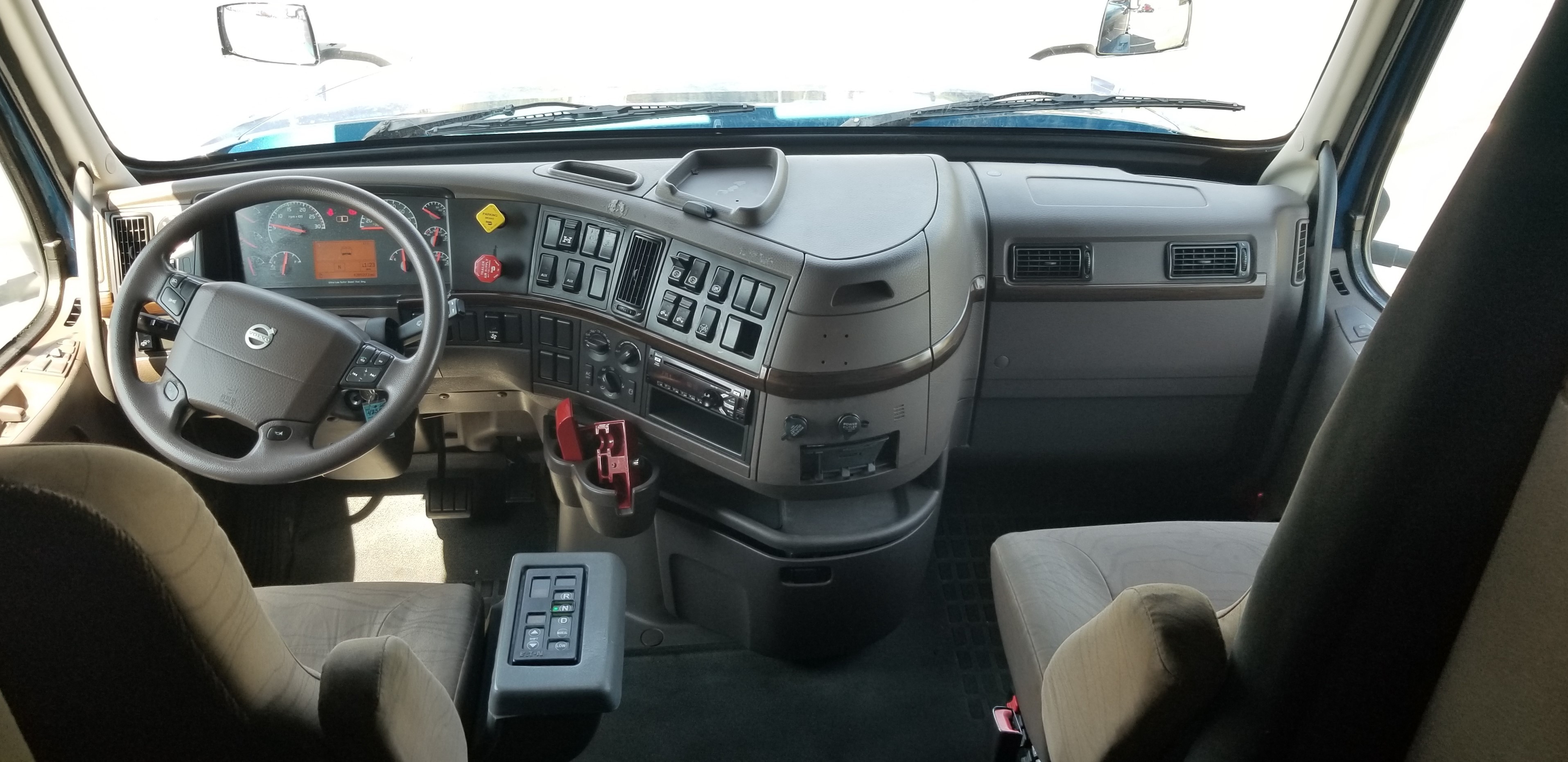 2017 Volvo VNL Sleeper