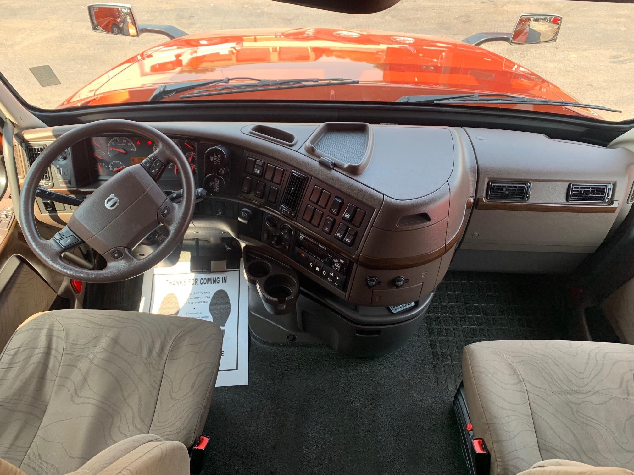 2018 Volvo VNL64T780