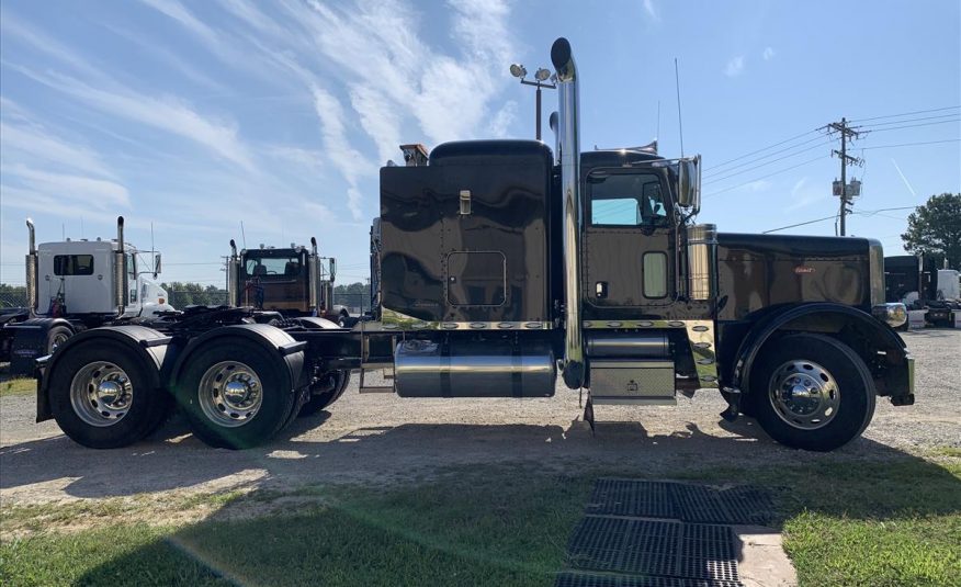 2014 Peterbilt 388 Glider