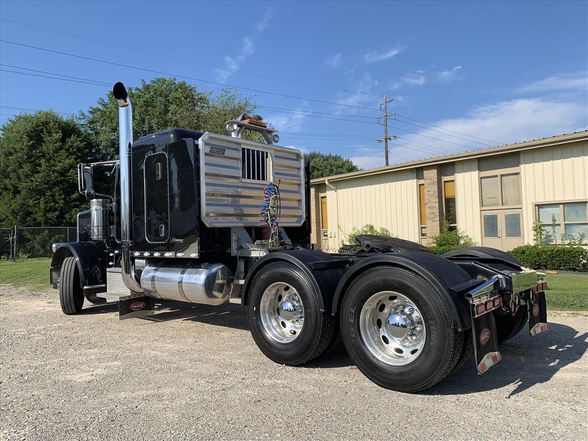 2014 Peterbilt 388 Glider