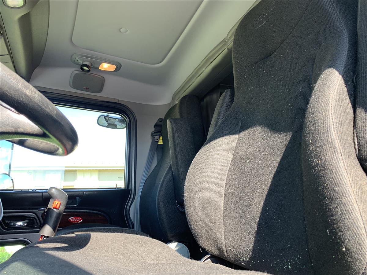 2014 Peterbilt 388 Glider