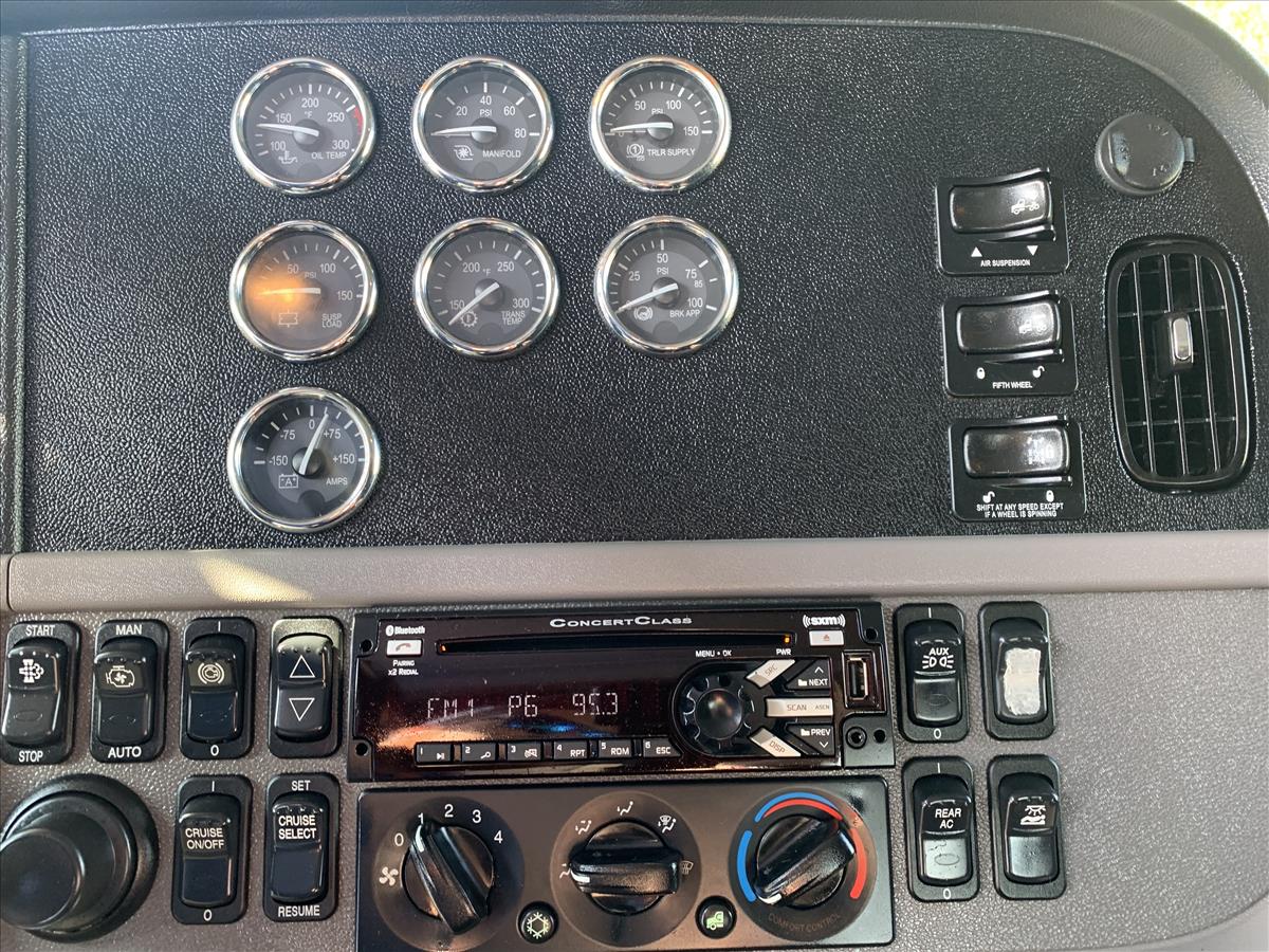 2014 Peterbilt 388 Glider