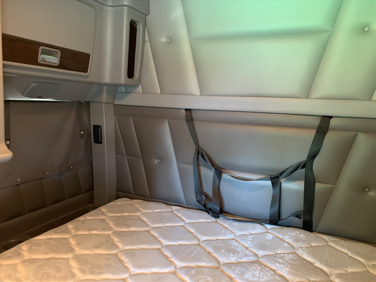 2018 Peterbilt 389 Pre Elog Glider