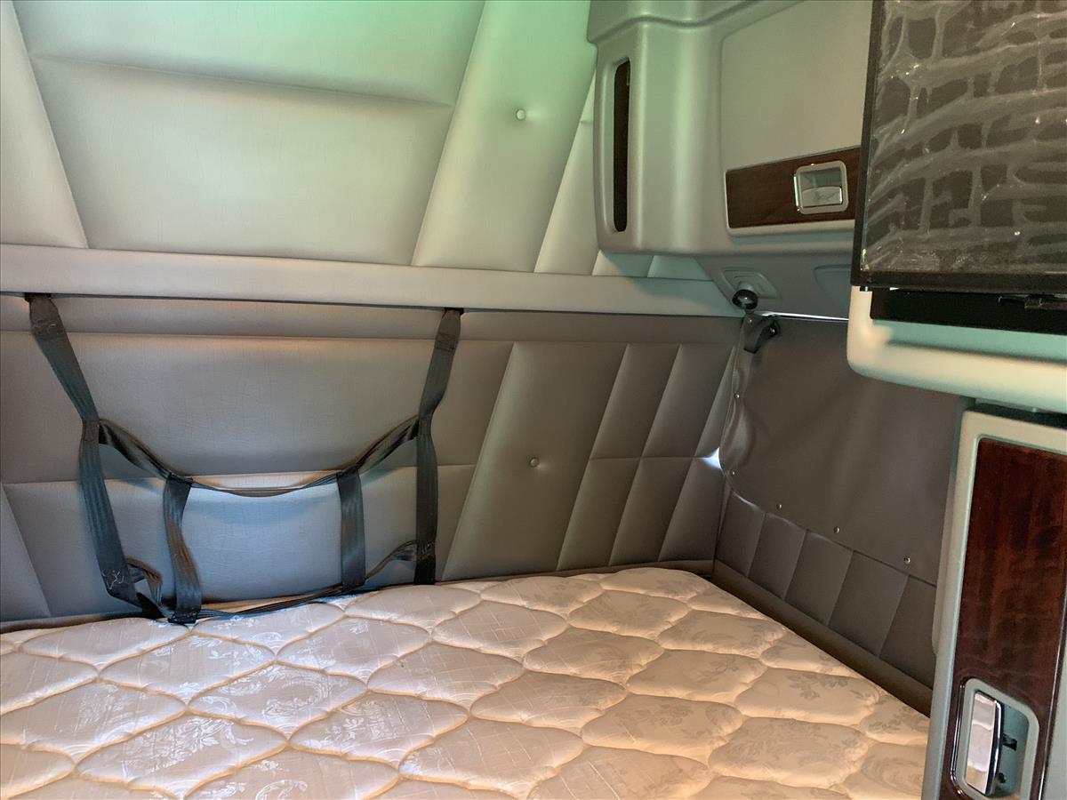 2018 Peterbilt 389 Pre Elog Glider