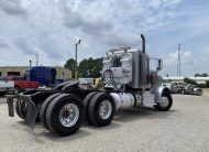 2014 Peterbilt 388 Daycab