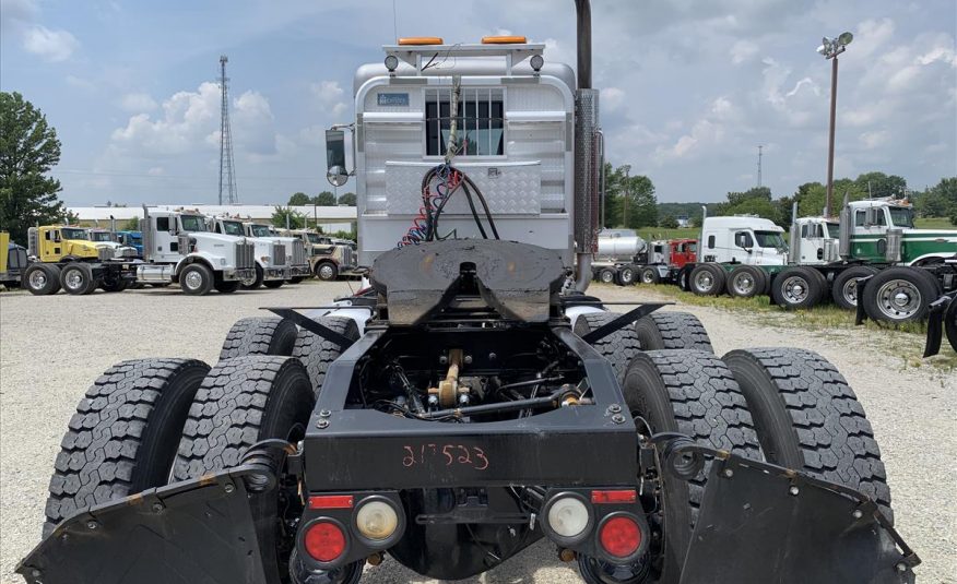 2014 Peterbilt 388 Daycab