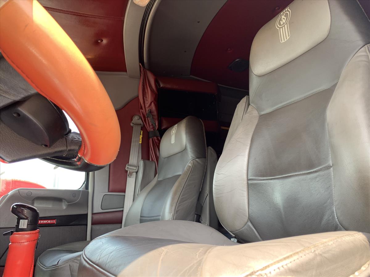 2016 Kenworth W900L Sleeper