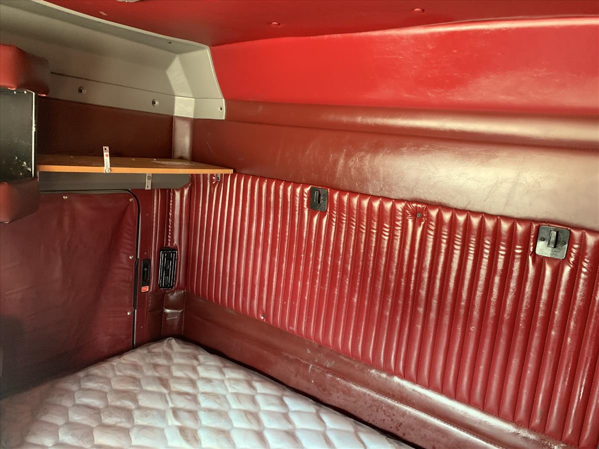 2016 Kenworth W900L Sleeper