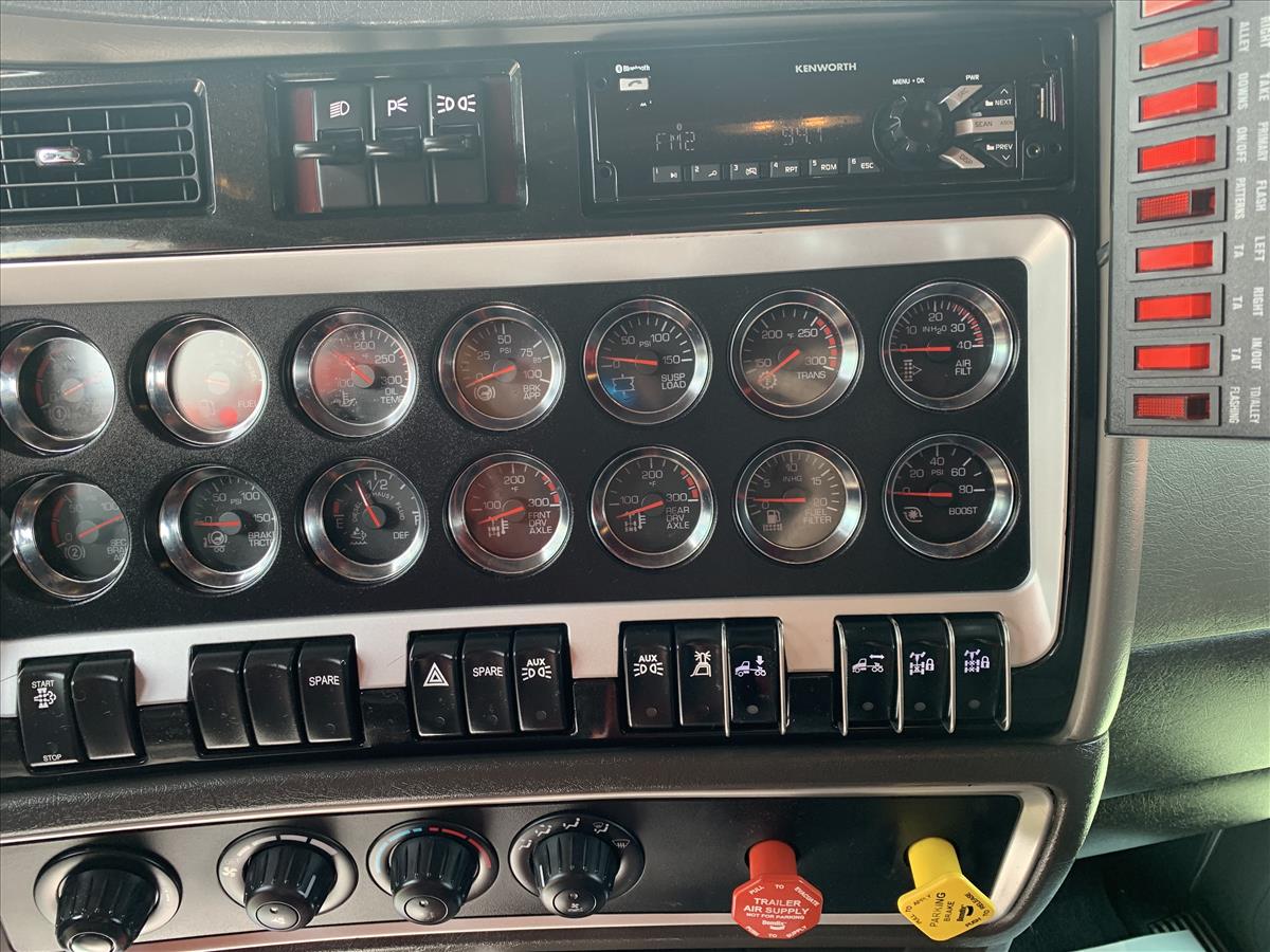 2016 Kenworth W900L Sleeper