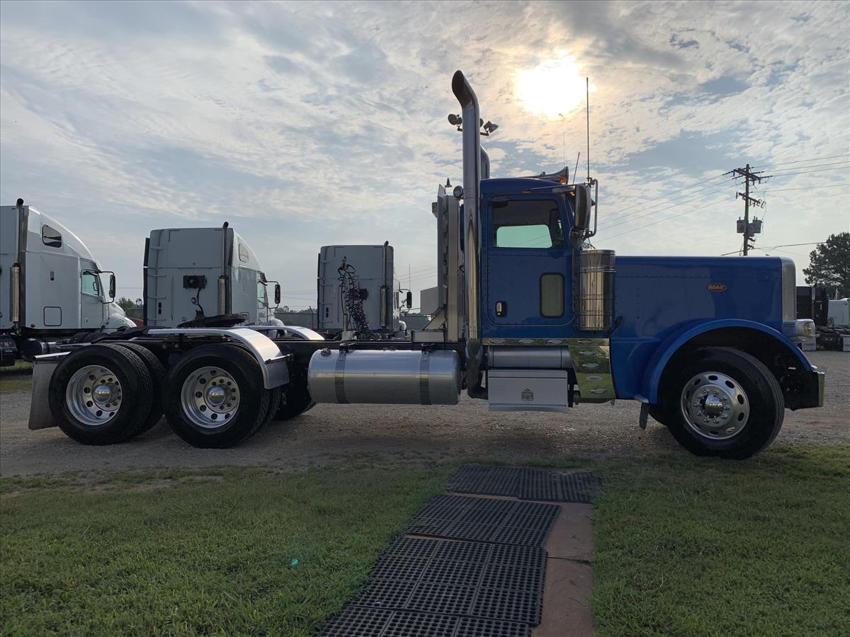 2015 Peterbilt 389 Pre Elog Glider Daycab
