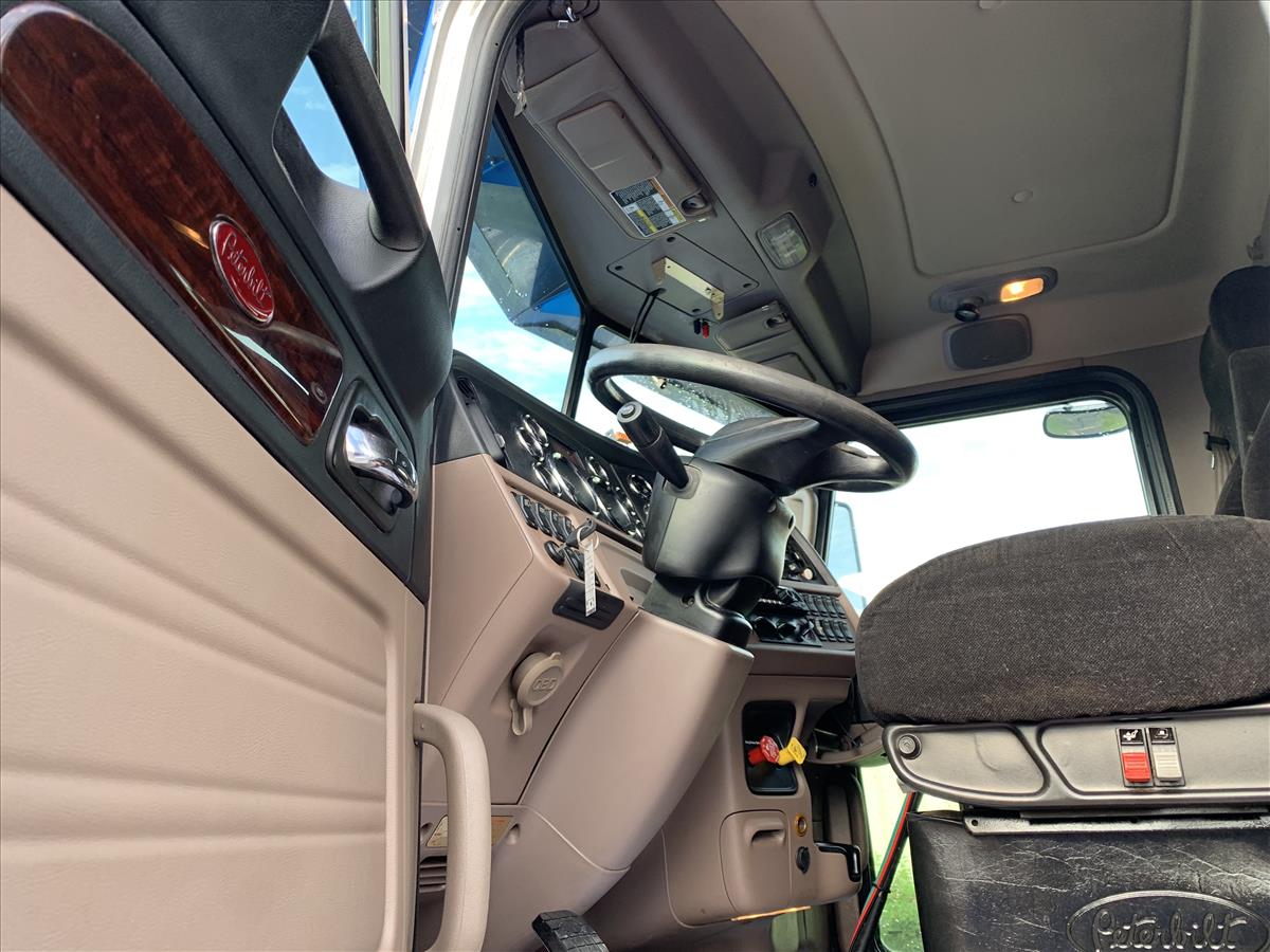 2015 Peterbilt 389 Pre Elog Glider Daycab