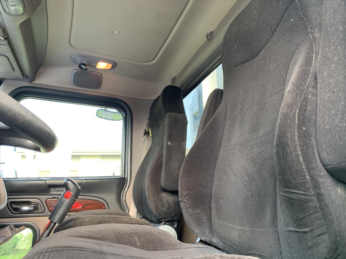 2015 Peterbilt 389 Pre Elog Glider Daycab