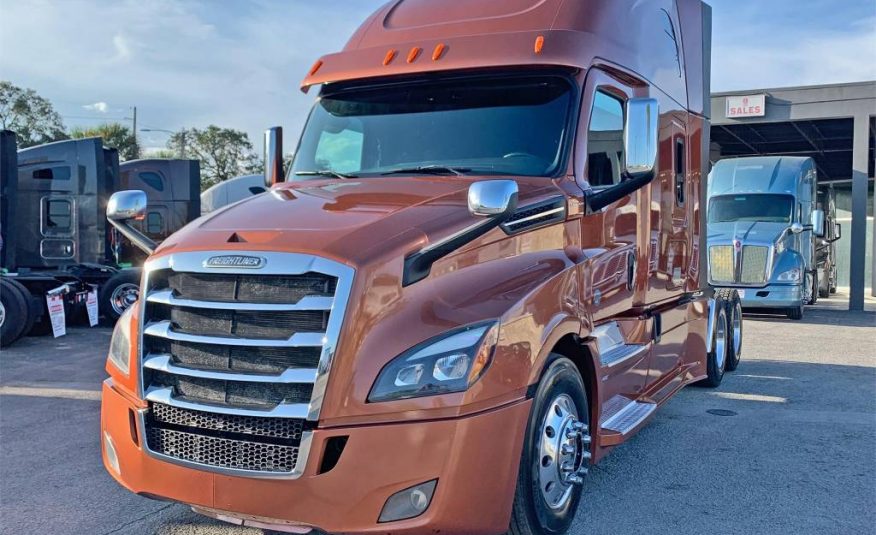 2018 Freightliner Cascadia Sleeper