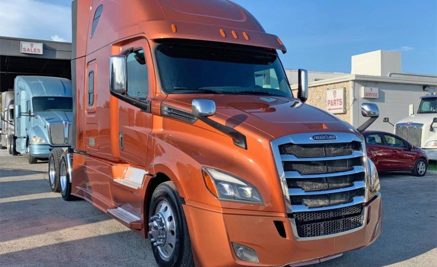 2018 Freightliner Cascadia Sleeper