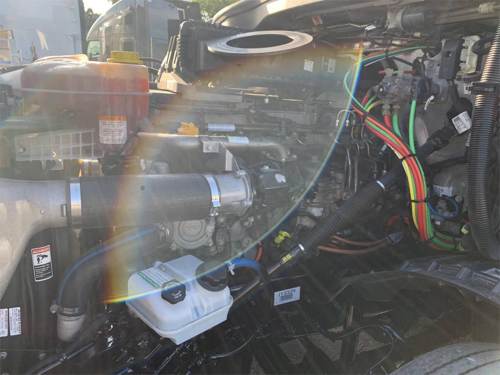 2018 Freightliner Cascadia Sleeper