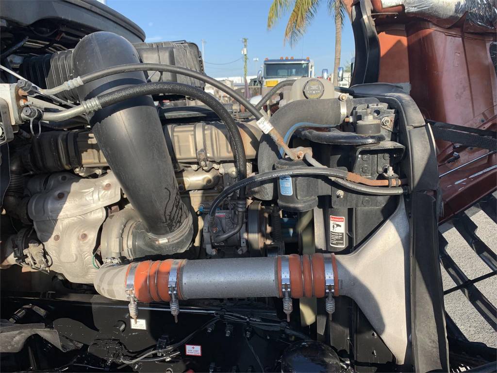 2018 Freightliner Cascadia Sleeper