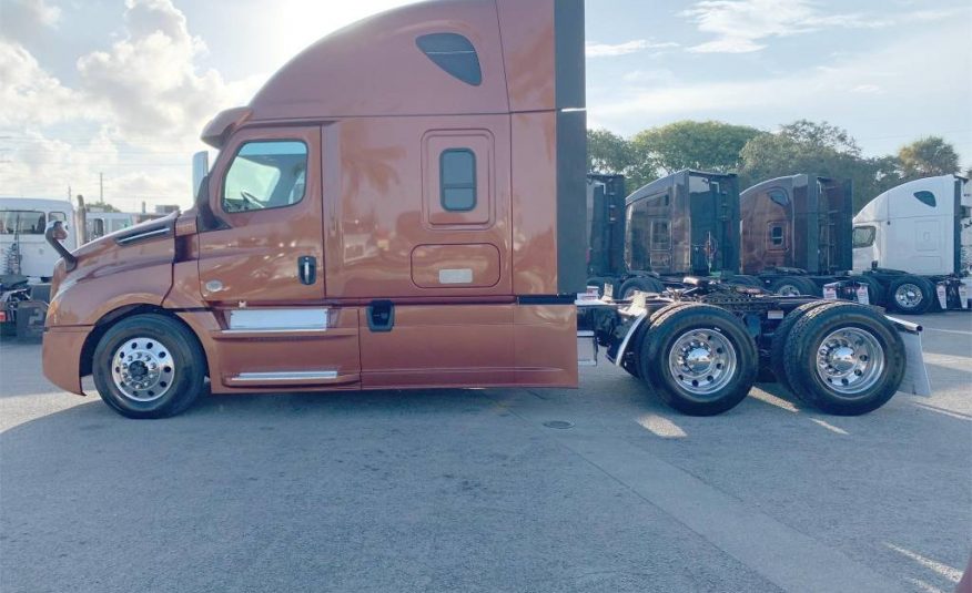 2018 Freightliner Cascadia Sleeper