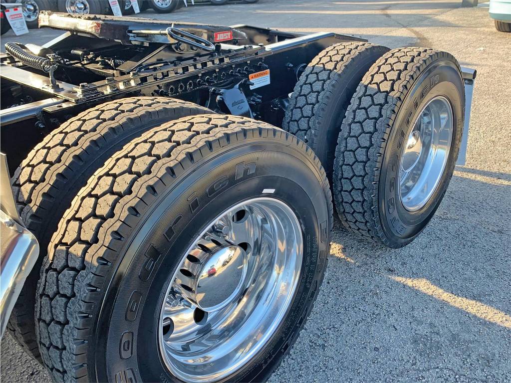 2018 Freightliner Cascadia Sleeper